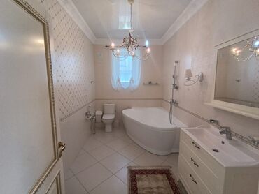 Долгосрочная аренда домов: 350 м², 7 комнат, Балкон застеклен, Кондиционер, Бронированные двери at lalafo.kg — 18 Долгосрочная аренда домов: 350 м², 7 комнат, Балкон застеклен, Кондиционер, Бронированные двери — 18