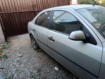 subaru седан: Ford Mondeo: 2001 г., 2 л, Механика, Бензин, Седан