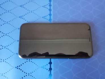 Apple iPhone: IPhone 11, Qara — 4