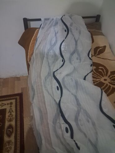 Pərdə və tüllər: 20 yə yaxın pərdə var, hamısını alana 50% endirim olacaq, cürbəcür — 18