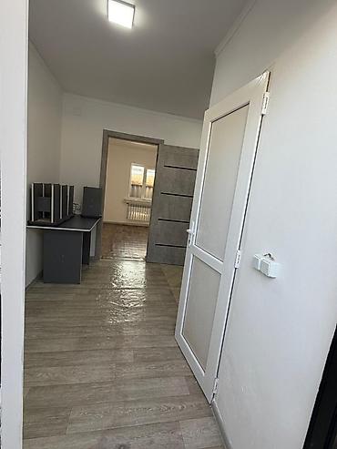 Долгосрочная аренда комнат: Сдается компактная комната-студия с отдельным санузлом. Описание: - — 7