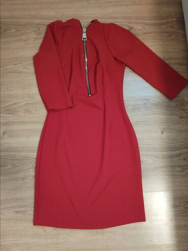 crvena plišana haljina: S (EU 36), bоја - Crvena, Večernji, maturski, Dugih rukava