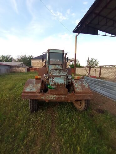 traktor tekerleri: Traktor T 28 1992 il, motor 0.2 l, İşlənmiş