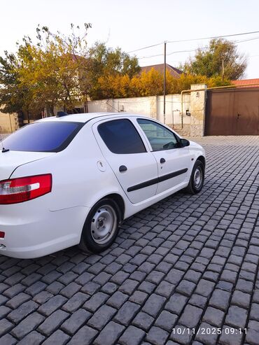 Iran Khodro: Iran Khodro : 1.6 l | 2014 il 45000 km Sedan — 4