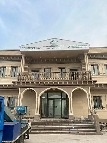 Изготовление рекламных конструкций: | Дорожние указатели, Панели-кронштейны, Билборды, рекламные щиты, | Послепечатная обработка, Ламинация, Монтаж — 14