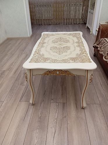 sdollar: Klassik üslubda dekorativ çay/oturma otağı masası - Rəng: krem-ağ — 1