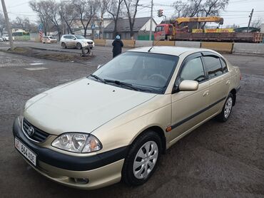 женская машина: Toyota Avensis: 2001 г., 2 л, Автомат, Бензин, Седан