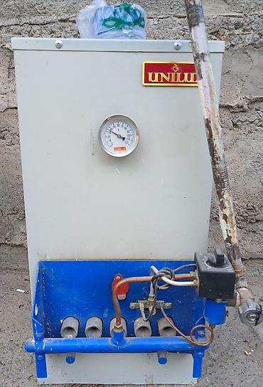 Продаю напольный газовый котёл, в комплекте дымоход. Цена 35.000 с