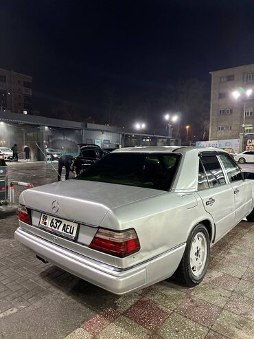 купить мерседес спринтер в европе: Mercedes-Benz W124: 1993 г., 2 л, Механика, Бензин, Седан