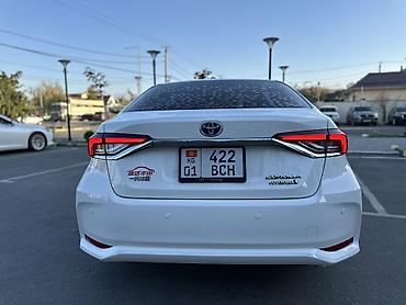 Toyota: Toyota Corolla: 2021 г., 1.8 л, Вариатор, Гибрид, Седан — 6