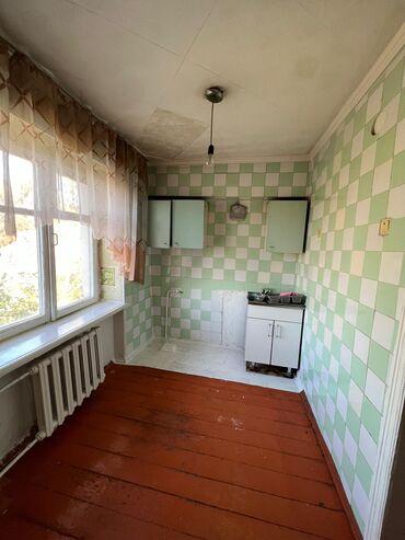 пол дома в бишкеке: 2 комнаты, 42 м², Индивидуалка, 5 этаж, Косметический ремонт