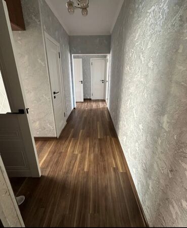 Офисы: 2 комнаты, 68 м², 106 серия улучшенная, 1 этаж, Косметический ремонт