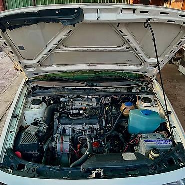 весла: Volkswagen Passat: 1989 г., Механика, Седан — 7