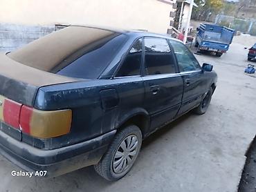 bmw ай8: Audi 80: 1989 г., 1.8 л, Кол менен иштөөчү, Бензин, Седан — 1