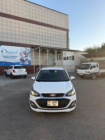 аренда авто спарк: Chevrolet Spark: 2019 г., 1 л, Бензин, Хэтчбэк — 1