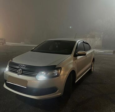 ист 1 5: Volkswagen Polo: 2011 г., 1.6 л, Механика, Бензин, Седан