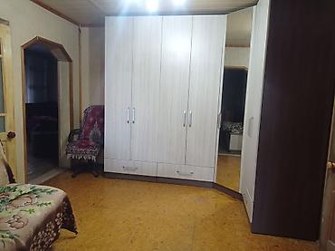 с отдельным входом: Сдаю Дом 🏡 с отдельным входом. Внутри — несколько жилых комнат и — 5