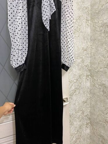длинные шелковые платья: Вечернее платье, Длинная модель, Велюр, С рукавами, S (EU 36), M (EU 38)