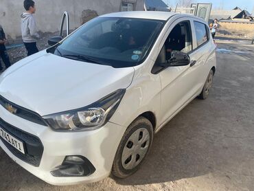 продаю минивен: Chevrolet Spark: 2018 г., 1 л, Автомат, Бензин, Хэтчбэк