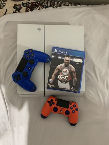 sony playstation 4 бишкек аренда: PlayStation 4 идеальное состояние. 2 джойстика и игра UFC 3. Память