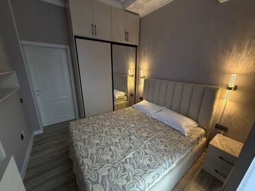 Посуточная аренда квартир: 3 комнаты, Душевая кабина, Постельное белье, Кондиционер — 2