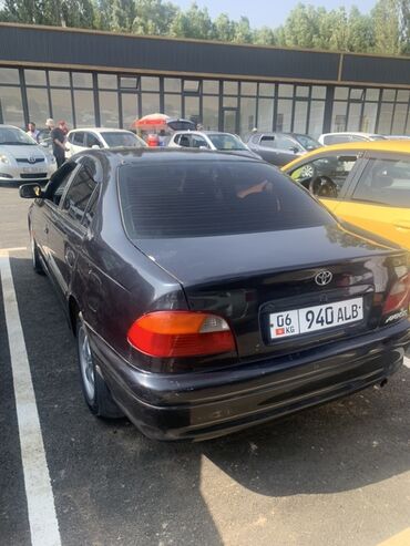 машына тайота: Toyota Avensis: 1999 г., 1.6 л, Механика, Бензин, Седан