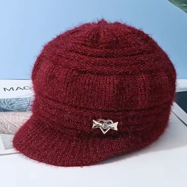 Ostala ženska odeća: Cena 1300din
Poručuje se,isporuka za nekoliko dana — 12