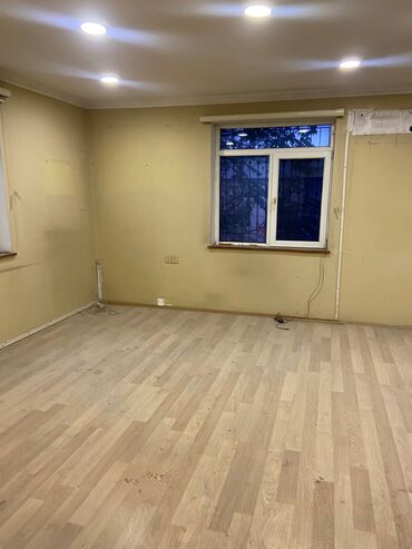 Anbar və emalatxanalar: KİRAYƏ/İCARƏYƏ VERİLİR:/istehsalat sahəsi olan mülk - Üçmərtəbəli, ağ — 21