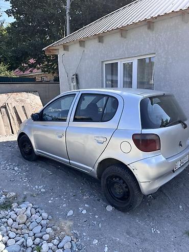 kirgiz auto: Toyota Yaris: 2000 г., 1.3 л, Механика, Бензин, Хэтчбэк — 2