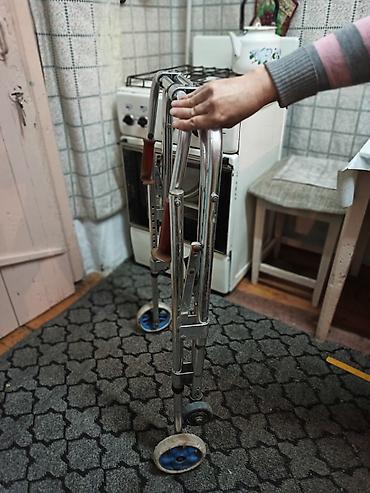 Инвалидные коляски: Продаю бу 1 деская 1 взрослая коляска и есть ещё ходунки одни не — 19