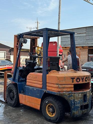 tir: Погрузчик, Toyota, 2005 г., Колесный, Вилочный — 2