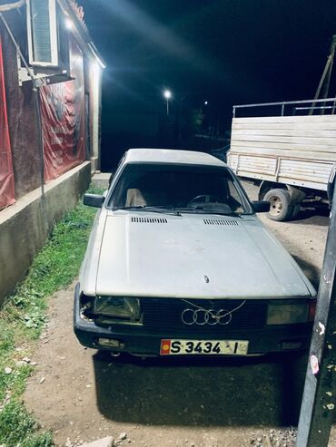 Audi: Audi 80: 1988 г., 1.8 л, Механика, Седан