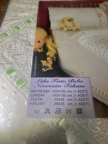 Asılqanlar: Yüksel Bebe/Çeyiz – Lüks Fisto Bebe Nevresim Dəsti Dəst tərkibi: -