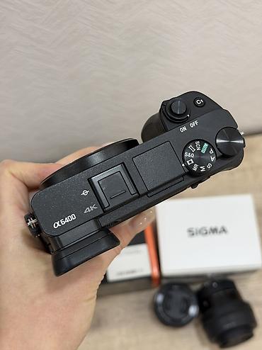 ско: Продаю Sony A6400 в комплекте с двумя объективами: — китовый Sony — 3