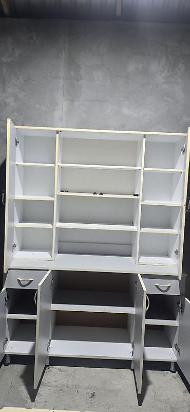 kombi dolabı: Çoxfunksiyalı mətbəx bufeti / dolabı satılır. Ağ rəngli, iki hissəli — 2