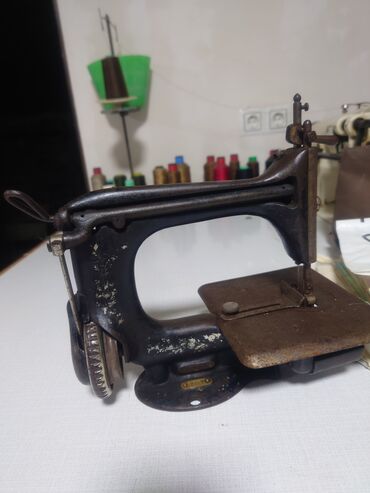 Qədim tikiş maşınları: Məhsul: Singer markalı mexaniki tikiş maşını (koleksiya üçün nadir — 10
