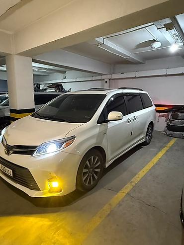 Toyota Sienna: 2018 г., 3.5 л, Автомат, Бензин, Минивэн