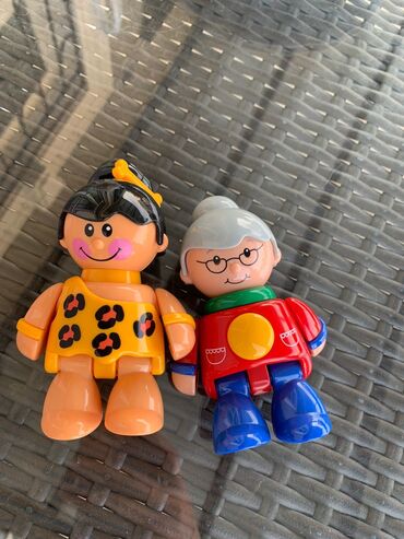 oyuncaq qutusu: Her biri 8