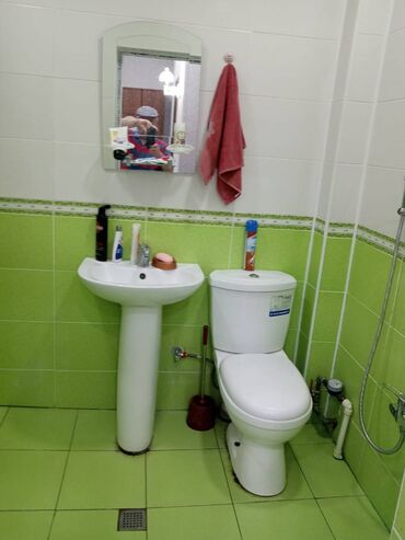 Uzunmüddətli kirayə mənzillər: Elmlər metrosunun çıxışına yaxın,Qələndər klinikası ilə üzbəüz, 5 — 8