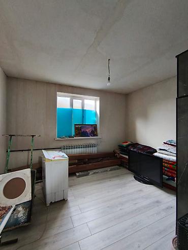 Продажа коттеджей и домов: Продаётся дом в районе Новопавловки, ж/м Тынчтык ▪️ Участок: 4 сотки — 4