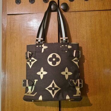 braon salonke: ﻿﻿Louis Vuitton torba, dobra kopija, nova, 32 x 32 cm, na svim