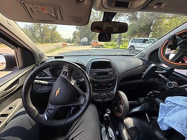 шевроны: Chevrolet Spark: 2019 г., 1 л, Автомат, Бензин, Хэтчбэк — 5