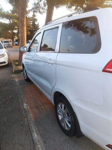 Dongfeng: Dongfeng MPV: 1.5 l | 2023 il 115000 km Van/Minivan — 6