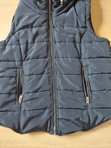 italijanske jakne sa prirodnim krznom: H&M, M (EU 38), L (EU 40), color - Black