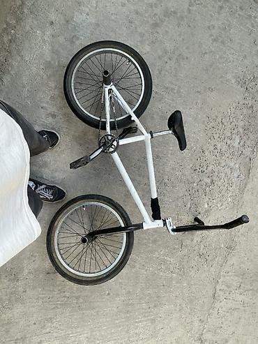 BMX велосипеддери: В продаже байк рама кинк вип 20.5-13 покрашена в белый!!! рулевая сбс — 4