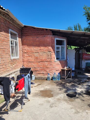 продаю дом киргизия 2: 70 кв. м, 4 бөлмө, Эски ремонт Эмерексиз