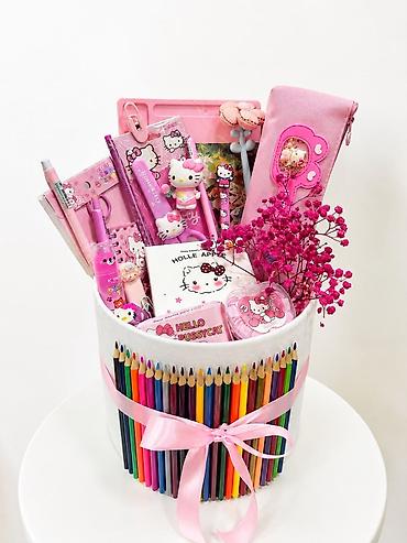 Digər ofis ləvazimatları: Hello Kitty mövzulu məktəb dəsti – hədiyyə səbəti - Səbət: çevrəsi — 1