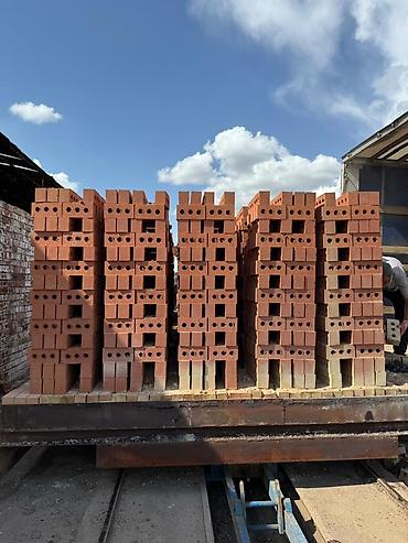 Строительный кирпич: Пустотелый, дырчатый, Жженый кирпич, Полублок, 250×120×90 — 2