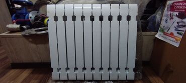 продаю чугунные батареи радиаторы отопительны: Чугунные радиаторы отопления. Г. Бишкек ул.Анкара 1/3. При больших