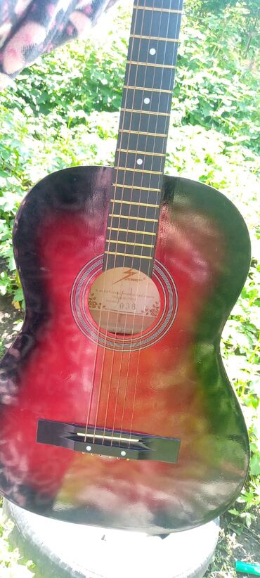 yamaha гитары: Продаю гитару в хорошем состоянии струны новые есть чехол